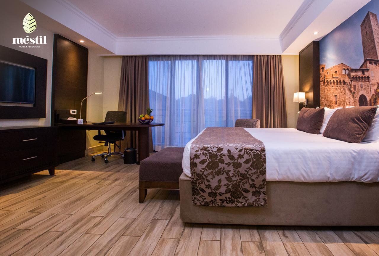 Mestil Hotel & Residences Kampala Exterior photo