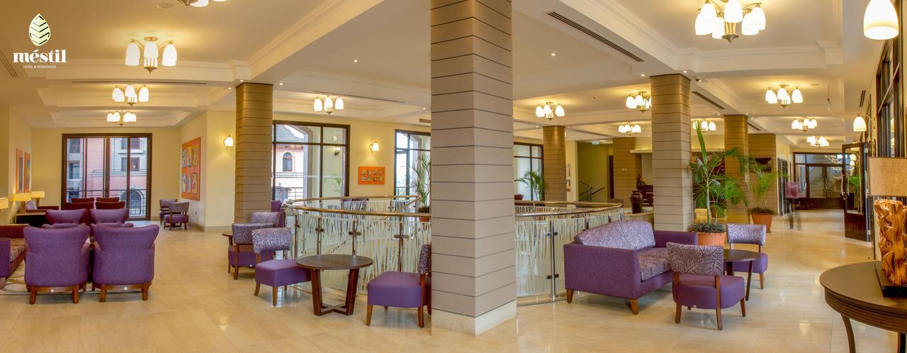 Mestil Hotel & Residences Kampala Exterior photo