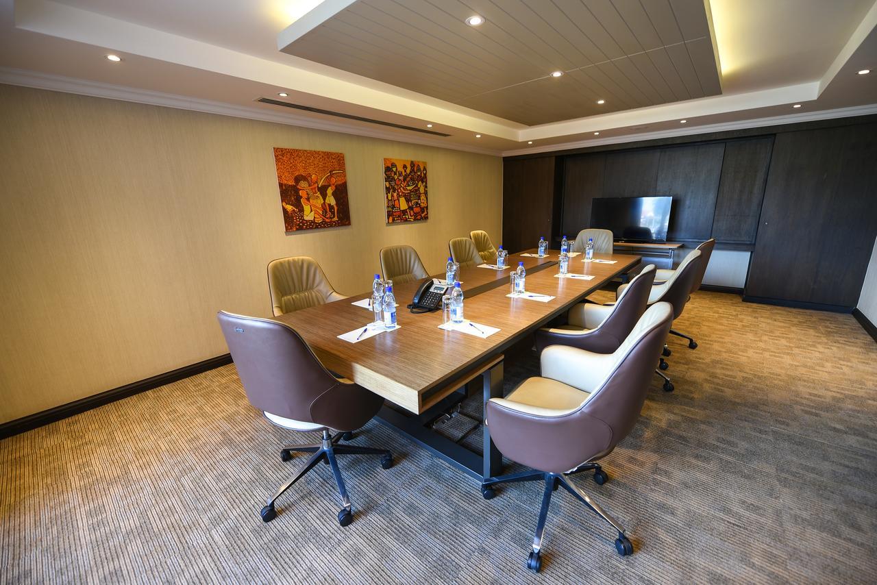 Mestil Hotel & Residences Kampala Exterior photo