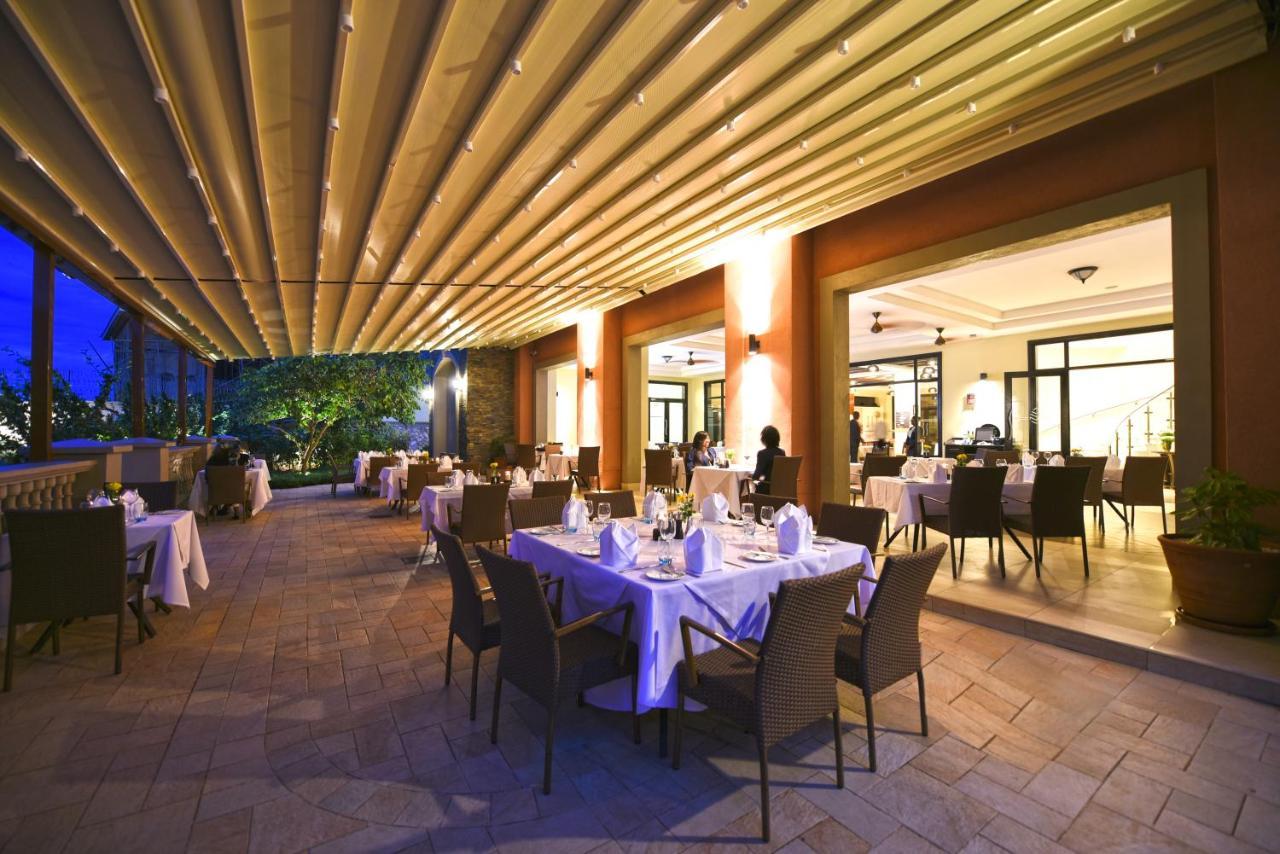 Mestil Hotel & Residences Kampala Exterior photo